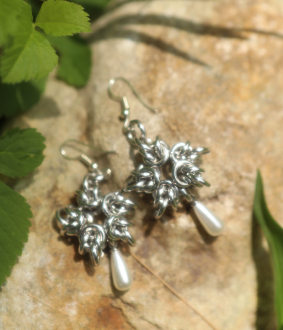 Chainmail star earrings